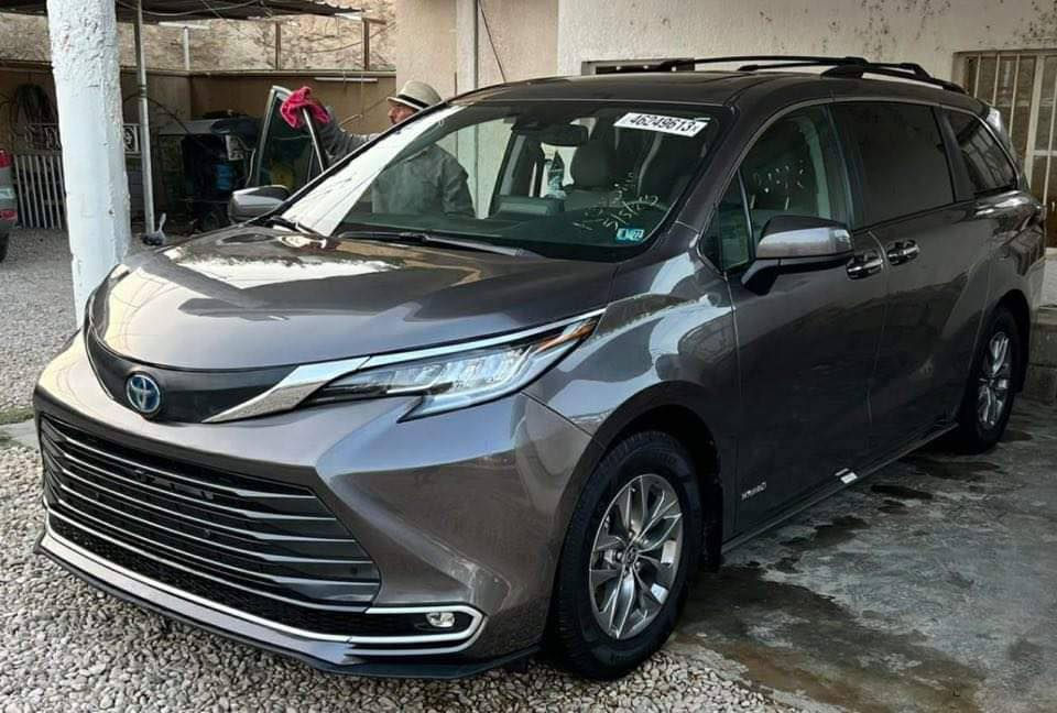 السلام عليكم.. للبيع فقط..بلاش.. دخول جديد.. رقم بغداد

   TOYOTA SIENNA XLE HYBRID 2022
السعر 290

-النوع تويوتا سينا 2021 وارد امريكي 
-الفئة  XLE
-المحرك : 2500 cc هايبرد
-عداد المسافة 21 الف
-اللون فيلي او فيراني
-تحديد مسار
-رادارات 360 درجة
-كامرة خلفية
-تبريد 3 قطع مع تحكم خلفي مناخين
-3 انظمة قيادة
-سايد بريك بصمة
-حساسات خلفية
-فتحة سقف
-تشغيل بصمة
- 5 بصمات
-حساسات امامية
-كشنات جلد 
-كشنات كهربائية
-حساس امطار
-حساس لايت (عالي ناصي)
-شاشة لمس كبيرة
-تدفئة كشنات
-انارة LED خلفي وامامي
-لايت عالي ناصي زينون
-خاصية طي المقاعد الخلفية لزيادة مساحة التحميل
-مقعد اضافي متحرك (يعني تصير 8 راكب) 
-ابواب كهربائية شفط
-جنطة شفط كهربائية
-فتح وغلق الابواب بخاصية (الركلة)
-فتح وغلق الصندوف بخاصية (الركلة)
-نظام صوتي مميز مزود ب دمامات في الصندوق
-نظام التوقف الذاتي او مايعرف(مانع تصادم)
-وبقية مواصفات xle المعروفة
-رقم الشاصي موجود بالصور
-مكان السيارة ديوانية

... 

للاستفسار الاتصال على الرقم*********** او واتس او خاص ***********

اسف على الاطالة...
