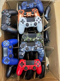 جويستك PS4 • أصلي • جلولاء
