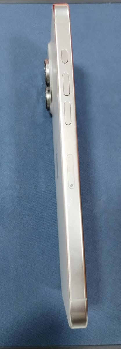 ايفون 16 برو ماكس 256 للبيع
سيم كارت واحد نظافة 100% شخط مابي 

مكفول كفالة عامة 

البطارية 99 % 

السعر 1350 فقل لا تعامل بي 

عنواني بغداد الغزالية 

واتساب ***********
