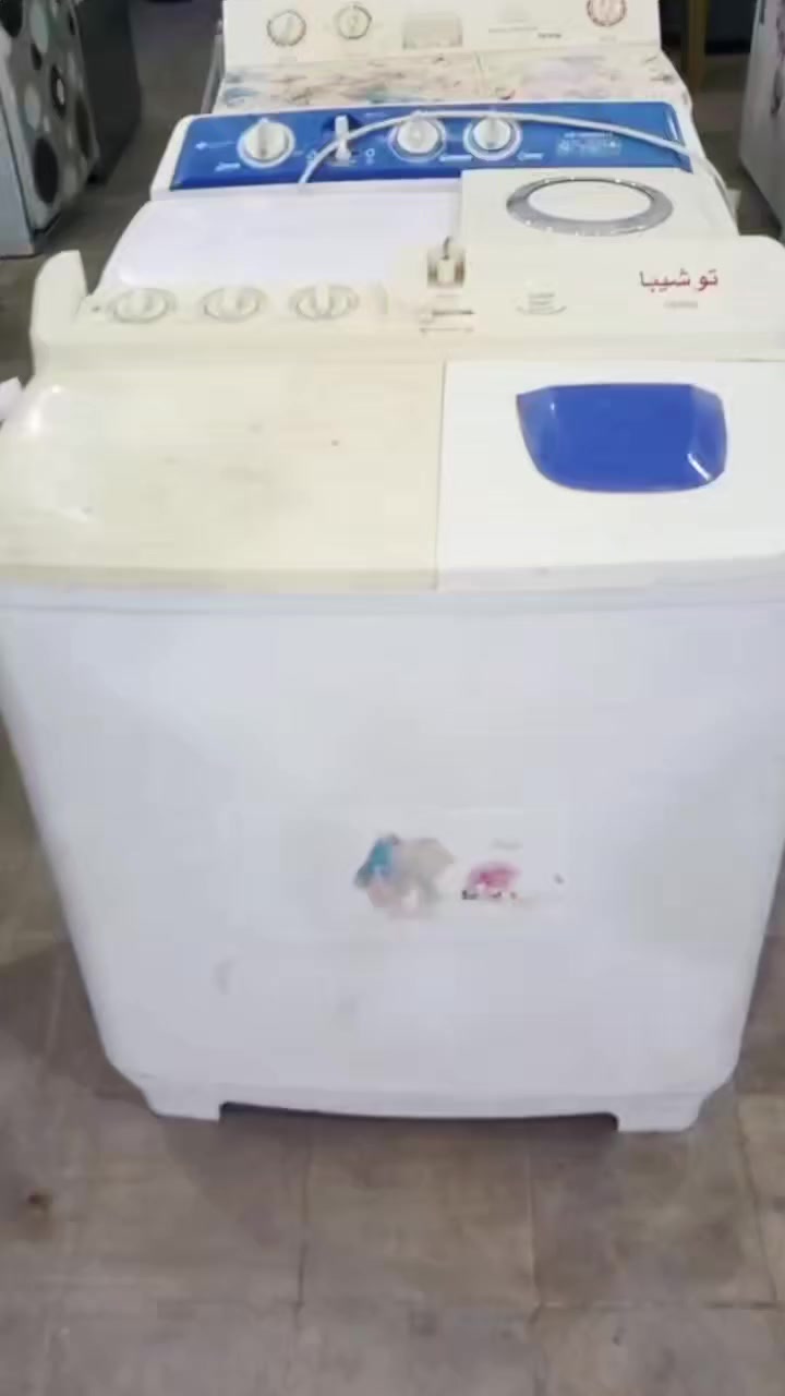 أغراض نظيفه مستعمله استعمال قليل جدا
وبيه ضمان وفحص قبل البيع 
للاستفسار الاتصال على الرقم ***********
او خاص 
العنوان : باب المشهد مقابل مستشفى الولاده 
فرن الحسناوي قديما
