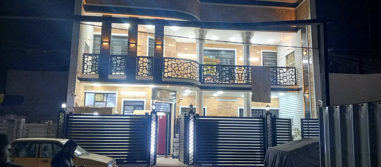 السلام عليكم 
بيت 220 متر ثاني فرع ع السريع 
بناء درجه اولى فول 
6 غرف نوم 
2هول حولي فوك وجوه 
خدمات 2فوك وجوه 
استقبال 14 متر مع خدمات خارجيه 
مطبخ مجهز بالكامل حار وبارد 
البيت معروض للبيع الاستفسار على الرقم التالي 
***********
