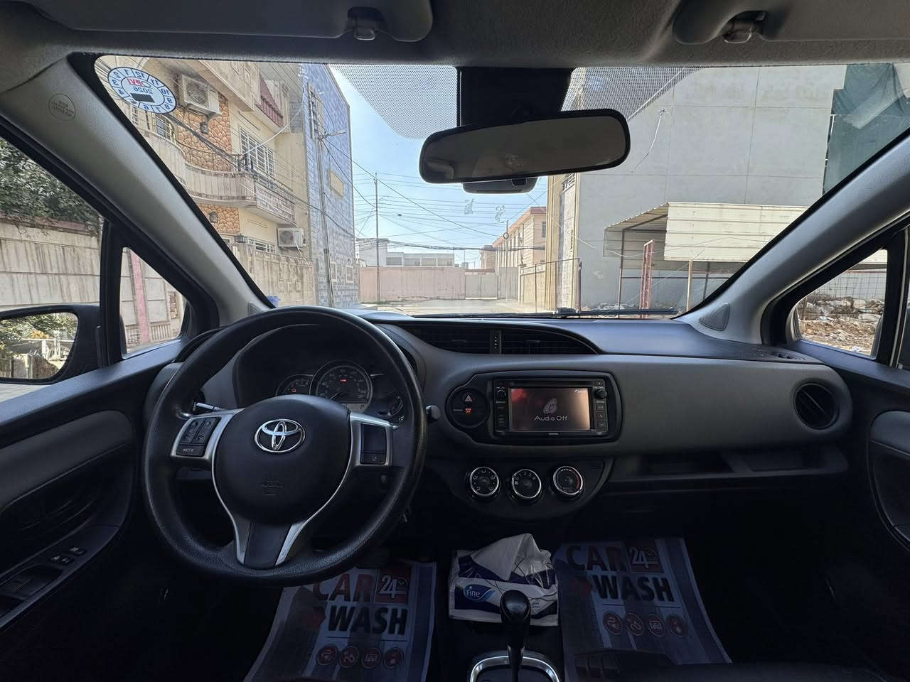 السلام عليكم يارس 2017 امريكي نظام eco
مكفوله من دواخل من الصبغ سياره نظيفه تحكم ستيرن قفل مركزي محرك نظيف يشتغل ع بانزين عادي تبريد ثلج تتدفئة شغال سياره مال بيت سنويا جديده هزه لي شهر5 يسقط بي بعض الخدوش بسيط بالباب سقف السياره مال حالوب شي بسيط
ضررها براس بوند فقط صوره ضرر مرفق بالمنشور كامل  السعر 112 وبي مجال بسيط 
مكاني الموصل الاتصال ***********
