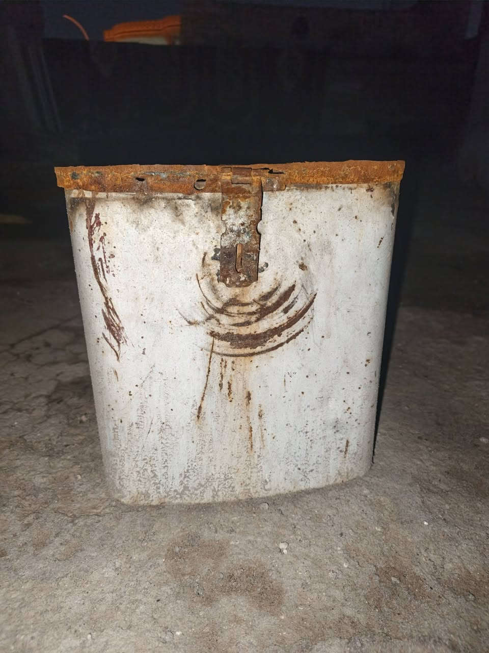 السلام عليكم صندوك مال 14 وستيله وطوكه وشبجه مال لايت امامي البيع الشراي يجي خاص


**إذا كنت صاحب هذا الإعلان وتريد حذفه لأي سبب، رجاءا أرسل رسالة إلى الدعم الفني**