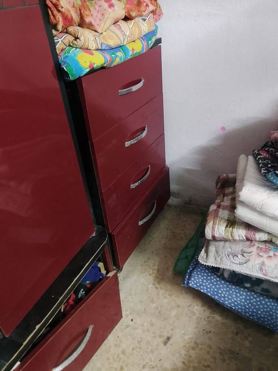 للبيع غرفه أخشاب تركي متوازي لغرض الشيله
السعر ١٧٠وبيه مجال حك الجيه بيع مستعجل
الشراي يتصل ***********
