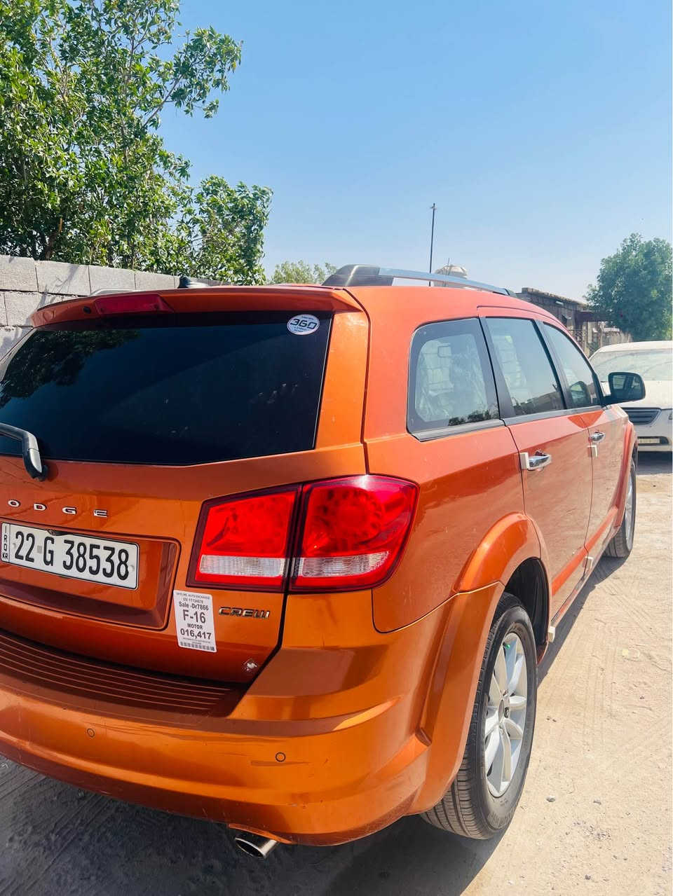 السلام عليكم 
Dodge journey 
مديل 2011
فول مواصفات اعلى فئة 7 راكب
فتحة سقف 
شاشة جبيرة
حساسات خلفية
انارة ثلجي
كشنات جلد
تبريد 3 قطع
مثبت سرعة
تحكم ستيرن جهتين
كرسي سائق كهربائي 
حادث السيارة جاملغ وبنيد بدون دواخل+ صبغ بصفحه السايق 
الباقي كلة كفالة كير و محرك شواصي كفالة
مكاني البصرة 
السعر90 و بيهة مجال كلش قليل
رقم: *********** البصرة, العراق
