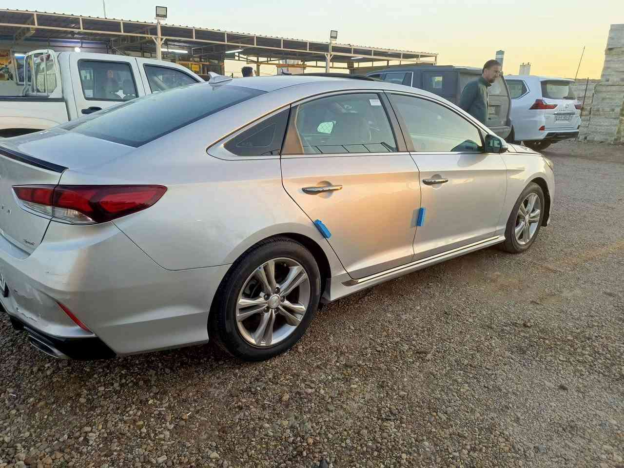 سوناتا 2018 امريكي سبورت
فول مواصفات
السياره كفاله
محرك وكير كفاله والك الفحص 
رقم انبار باسمي تحويل مباشر

السعر 143 وبيها مجال بسيط
***********
