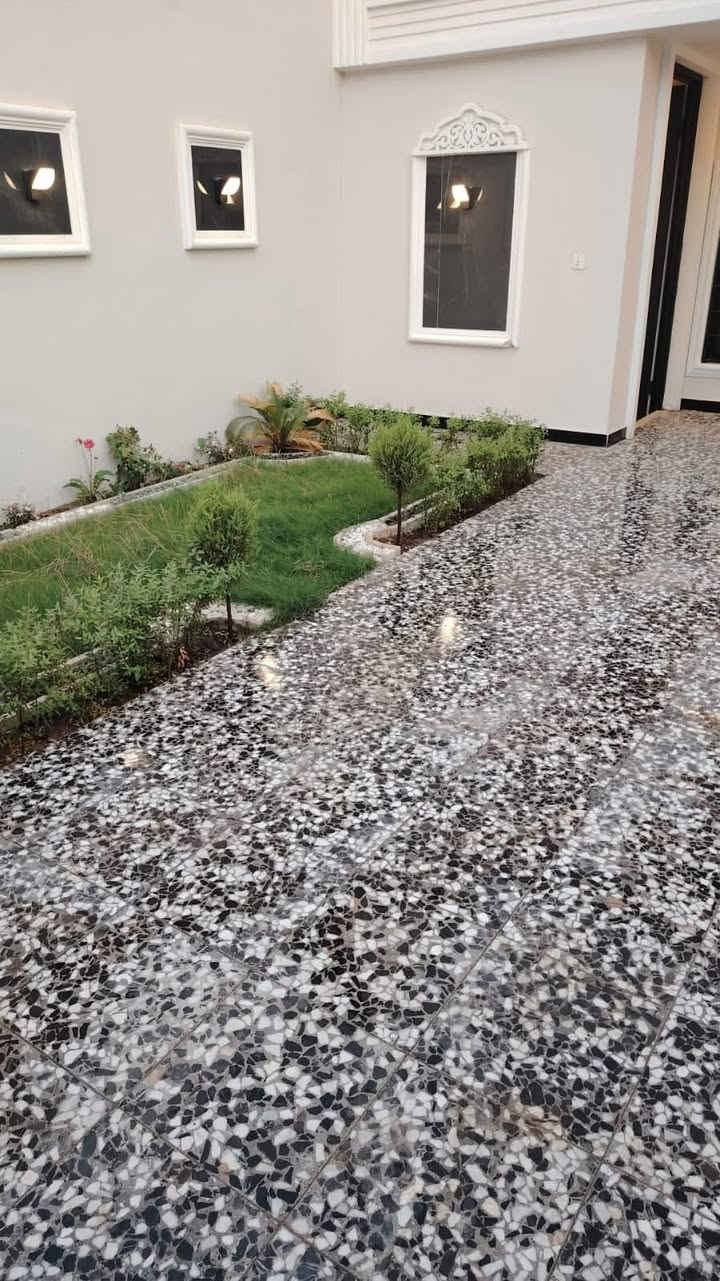 السلام عليكم 

#دار_للايجار 🏠

الموقع الامين قرب صيدليه ضياء المساحه ( ١٢٠ ) متر 📍

طرمه + هول + مطبخ + خدمات 

الطابق الثاني غرفه نوم + حمام + سطحين عالي وناصي 

السعر ( ٦٠٠ )

*********** امير عقار☎️
