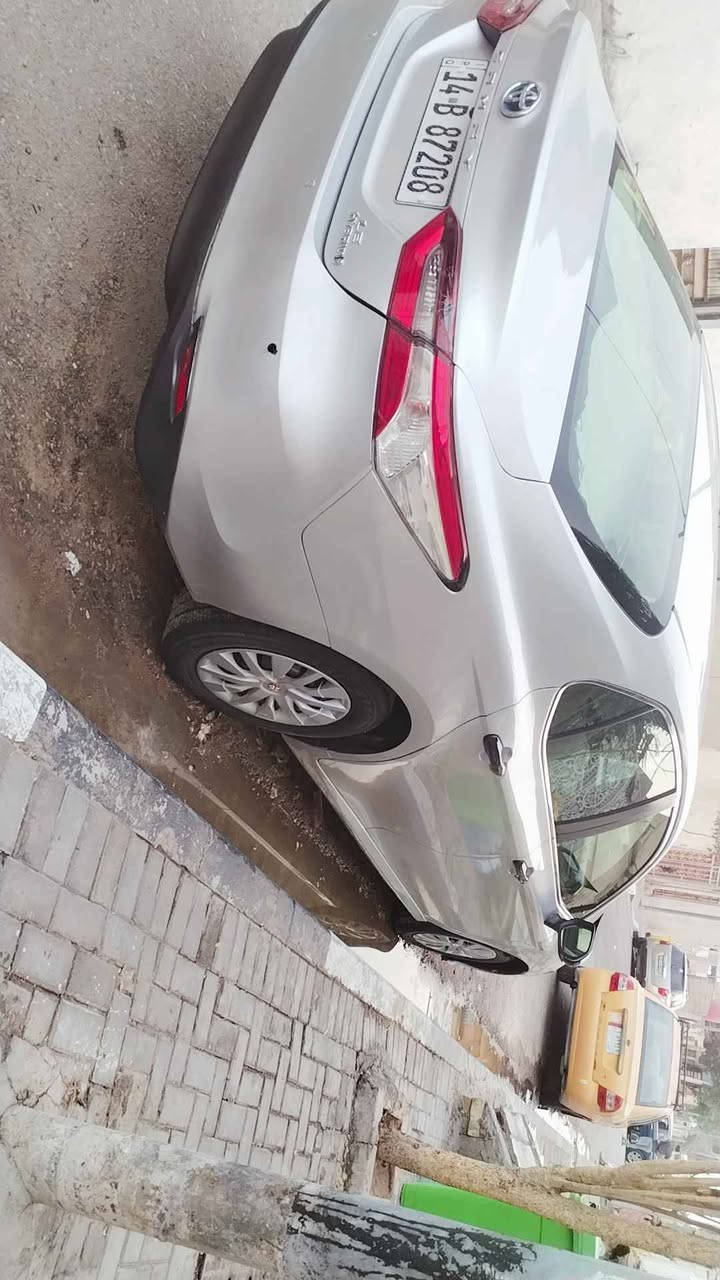 سلام عليكم  كامري هايبرد تكسي دبي صبغ عام اصل لون رصاصي بدون تغير لون ع اصله مبدل جملاق امامي محرك وكير وبطاريات  كفاله 
محرك 2500 تشغيل بصمه ابواب  بصمه  تشغيل شاشه اندرويد اتو هولد ثلاث وضعيات قيادة  سايد بريك دكمه تحكم ستيرن جهتين  مثبت سرعه رقم نكليزي جديد نتهي سنويه 2030 تحويل ثاني يوم سعر 130   مكان بصرة *********** البصرة, العراق
