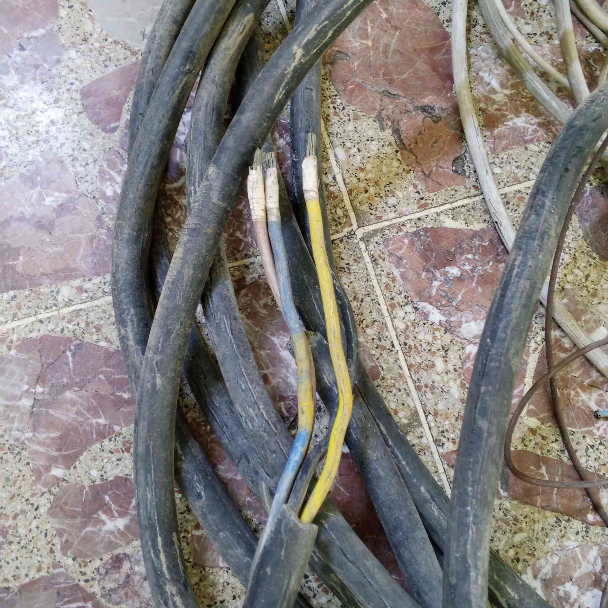 للبيع كيبلات مكاني بغداد زيونة


**إذا كنت صاحب هذا الإعلان وتريد حذفه لأي سبب، رجاءا أرسل رسالة إلى الدعم الفني**