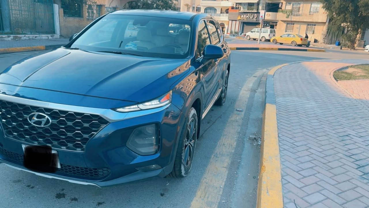 السلام عليكم عندي سنتافي موديل 2020 وارد امريكي حادث جاملغ خلفي عكس السايق والسونر مرفوقه بل منشور مواصفات  فول عدا الفتحه  عداد الكتروني وبصمه وشاشه كبيره فول تحكم ستيرن جهتين كروز مثبت السرعه مانع الانزلاق سايد بريك بصمه لايتات زينون بلوجكترات زينون نضام صعود ونزول منحدرات اوتو هولد A إطفاء وتشغيل ذاتي عند التوقف بالازدحام شاشه تاب كامره دوراه مود درايف ثلاثه انضمه قياده سبورت وسمارت وايكو اقتصاد البانزين  AWD فور ويل گير ومحرك 2400 رقم بغداد تحويل ثاني يوم  داخل لونين وصور الحادث مرفقه مع الصور  سياره ماشيه 115 ميل / مكان السيارة بغداد سعرها 178 ورقه 
*********** بغداد, العراق
