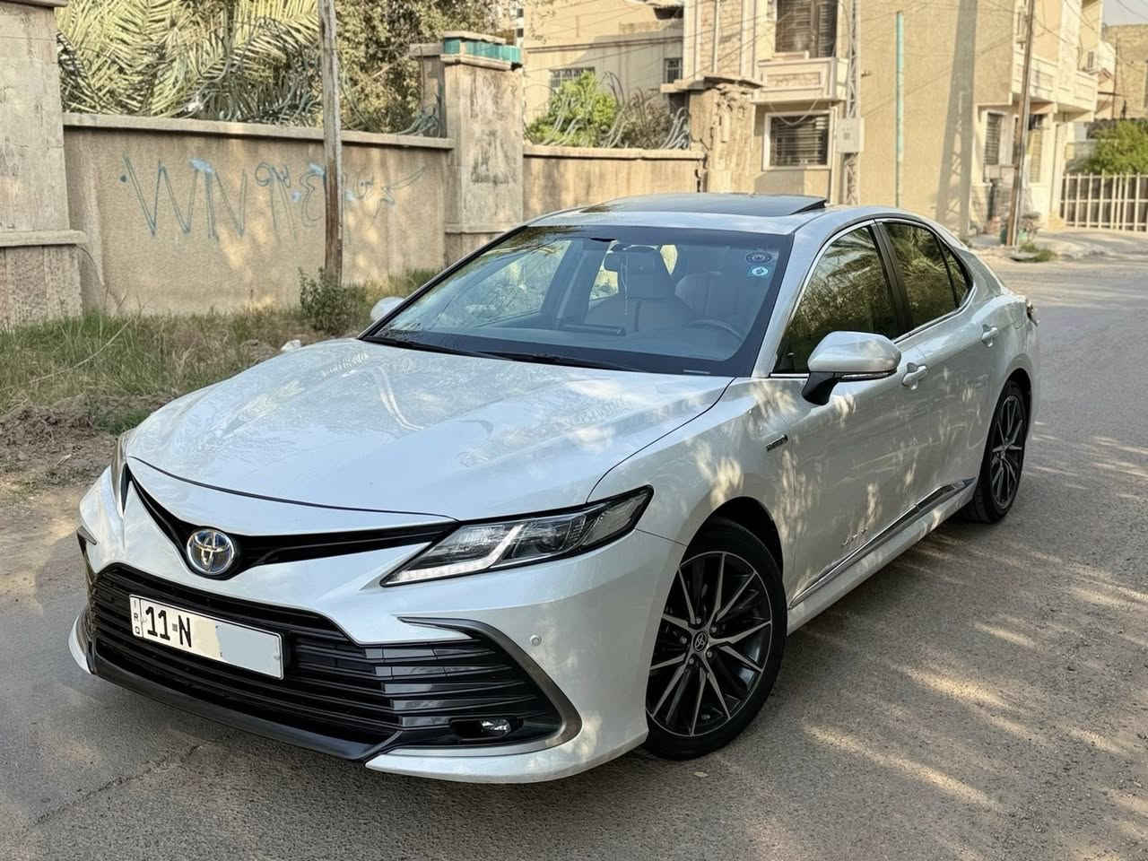 السلام عليكم
تويوتا كامري 2024 خليجي وكالة عبد اللطيف ع ايد وحدة من الشركة لحد الان 
ماشيه 41 الف كيلو متر سنويه جديده رقم دولي جديد بسمي
فول مواصفات 
-بصمة عدد 2 
- كراسي كهرباء
- كامرا خلفيه 
-حساس امامي وخلفي 
- لد امامي 
-فتحه سقف 
-تبريد بيانو 
-مري شفط 
-اشاير بالمري 
-تحكم ستيراً 
-سايد بريك دكمة 
-اوتو هولد 
-3 انظمة قيادة 
-بردة خلفية
-شاحن واير ليس
-كروس سرعة 
-مري شفط
-ويل كب كروم حجم 18 
-قطعتين تبريد
-شاشة ابل كار بلي
-سبايدر خلفي 
-محرك حجم 2500 هايبرد 
وبعد بيها هواي مواصفات 
السيارة مكفولة كفالة عامة عدة بارد بل باب لخلفي مقدار 10 cm وبيها تكحيل كارت بل باب مال سايق مقدار شبر فقط غيرها كفالة عامة 
📍مكان السيارة بغداد البنوك 
و السعر 💸: 225 ورقة وبيها مجال بسيط 
للاستفسار : ***********
