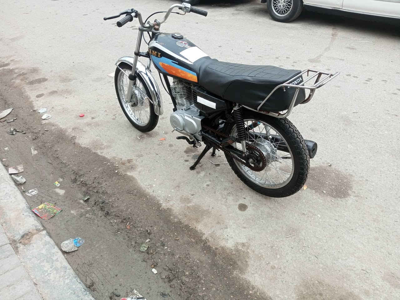 السلام عليكم دراجه ادوات مقفوله سعر 350 عنوان البصره ***********
