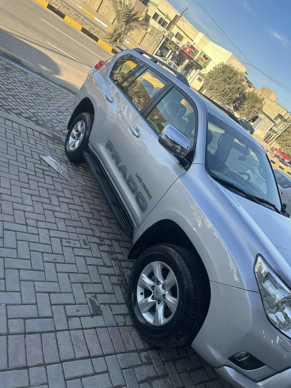 السلام عليكم
برادو 2013 فول مواصفات 
6 سلندر 
رقم اربيل 
مكانها بغداد الغزاليه 
سعرها ب250  
بالعافية ع الياخذها 
سياره متصرف عليها كلشي 
لاستفسار 
***********
