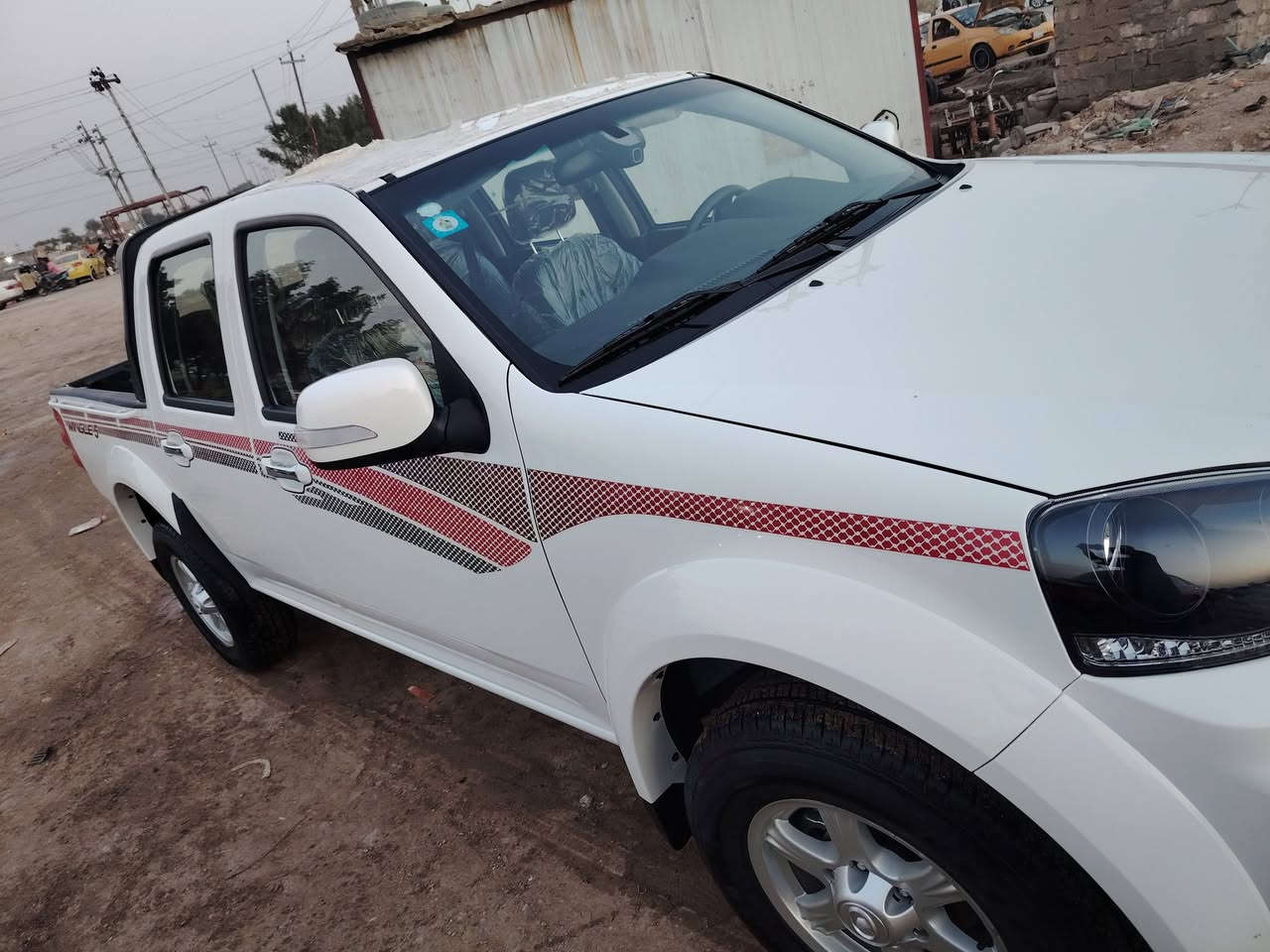 السلام عليكم سياره كريت ويل موديل 25 سياره زيرو َاماشيه رقم واسط مكفوله كفاله عامه تراهم امراوس بكريت ويل حسب لقناعه سعر 155مكان كوت *********** //***********
