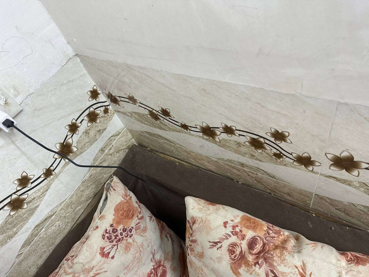 قنفات سعر  مناسب جدآ
7 امتار وبصوره واضح
  سعر 75 وبي مجال بسيط
***********
