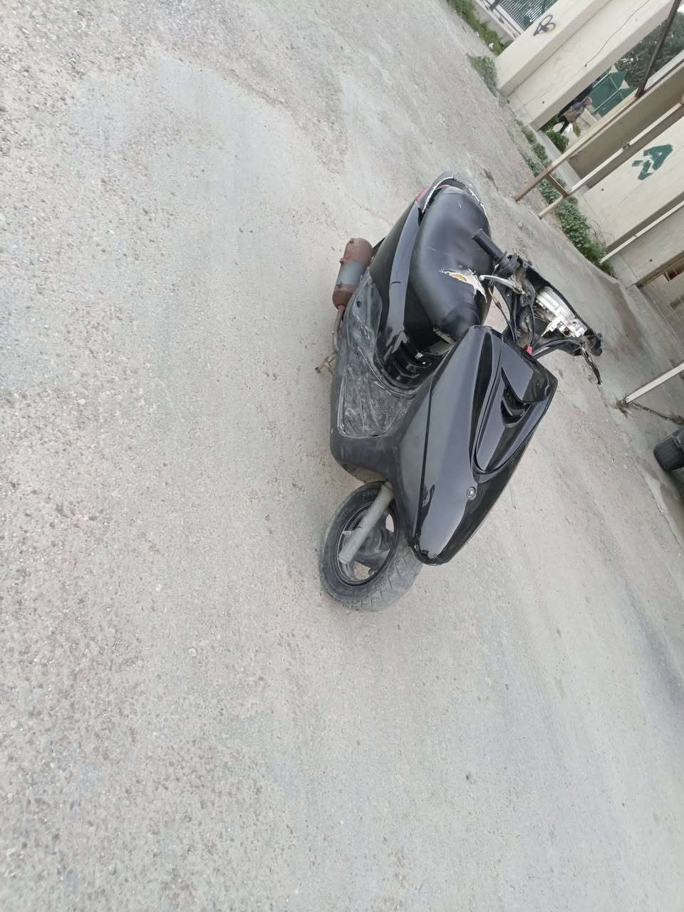 السلام عليكم اكزز بريز دراجه كلش نظيفه كفرات بلاد محرك ناعم لا تبخير ولانظوح معدل شلعه كلش حلو كابريتر بلادي دراجه اخت الرمبه گلج خلفي رياضي  نقص كلج امامي خرز لو فايبر وباتري دراجه نص هندر كهربائيات شغاله السعر 400وبيهه مجال للشراي مكاني شارع حيفا ***********
