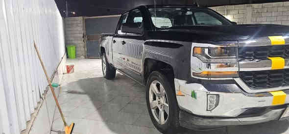 سلفادور موديل 2018
محرك V8 

باب قصير بدي طويل 

تشغيل عن بعد 

سياره مرتبه و نضيفه شوف العين فول 

حادثه جاملغات اماميه مبدله فقط بدون ايرباك 

بيع او مرواس حسب قناعه

للتواصل ***********
