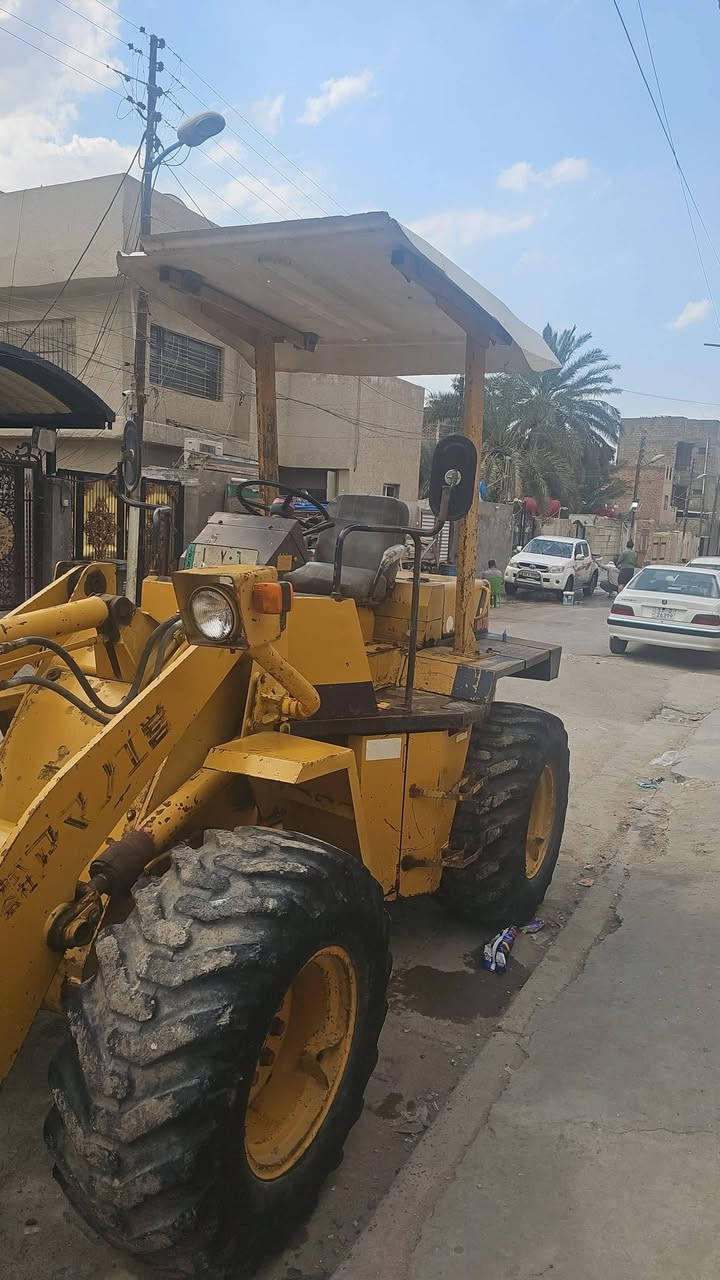 السلام عليكم شفل كوماتسو للبيع موديل ١٩٩٨ كير اكسنات شواصي مضخات مكفولات محرك شادة هسة جديد للستفسار على هاذ الرقم ***********
