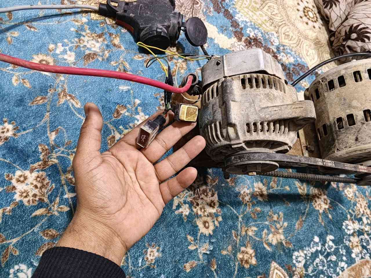 من رخصة الأدمن (مدير الجروب المحترم)
السلام عليكم.. للبيع مولد طاقة ذاتي (نظام تدوير)
​المكونات: ماطور كهربائي مع دينمو شحن وقشايش تدوير، مثبتة على قاعدة حديدية.
​الحالة: مستعمل وشغال (نفس اللي بالصور والفيديو).
​السعر: 150,000 دينار عراقي.
​للتواصل والاستفسار: ***********
