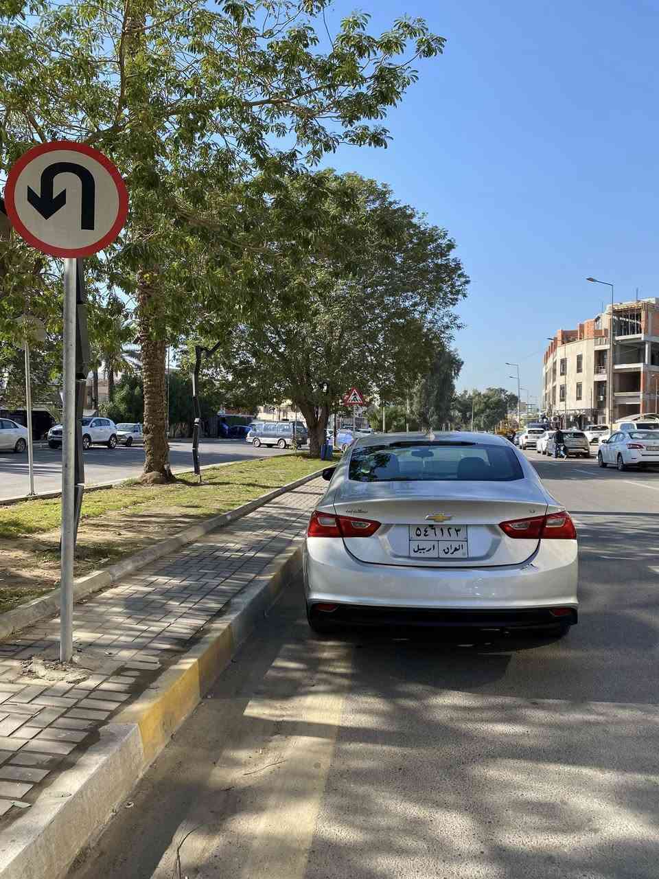 شفروليه ماليبو LT 2018 MALIBU
ماشية 200 الف كيلو 
محرك السيارة 1.5 تيربو ⚙️
داخل السيارة نظيفة جدا 
تبريد ❄️- تدفئة 🔥 شغال 100% 
السيارة بحالة ممتازة ✅ 
مابيها اي مشكلة حتى الجيك طافي 🛠️محركها ناعم بشرط ⚙️✅
السيارة مداريها دهن اصلي MOTUL والبانزين كله سوبر ومحسن 
❌السيارة حادثها من امريكا مثل ما موضح بالصورة 
📍مكان السيارة : المنصور
رقم الهاتف : ***********
السعر 95 وبيها مجال بسيط
