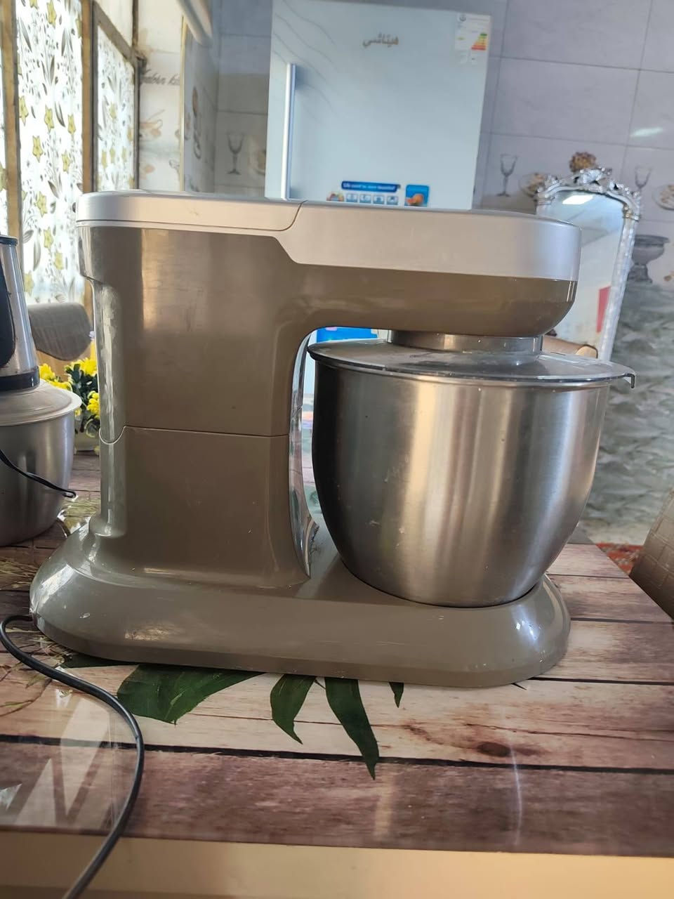 عجانه البيع سعر 125 وبيه مجال المكان حله شارع 80 ***********
