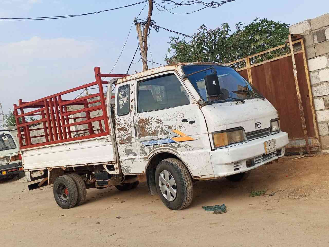 سلام عليكم كيا بنكو موديل 93رقم ديالى الماني لل29 سيارةبسمنة  شرط تحويل 
شاصي ورقم الشاصي مكفول كير واكسل ومحرك كلة جديد مشط بور نضاف مكان بعقوبة سيارة بلادية مابيهة قطرة صبغ وضربة سعر 40 وبيهة  مجال***********
