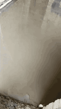 ***********السلام عليكم شباب احنه جماعت الصب اختصاص عملنه تصليط السطوح شرط الماي بل مرزاب وختصاص عملنه ايضاً تنضيف الارضيات من الإنقاذ مع الحدل ورش المبيد والصب داخل البصرة
