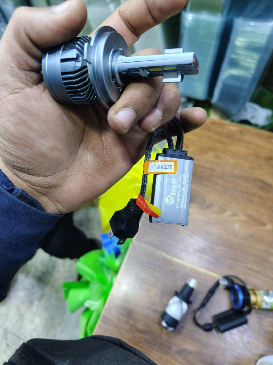 سلام عليكم لايت زينون اصل
زينون  السعر 15

لد عدسه 1 السعر 25 

لد عدسه 2 السعر 45 

مروحه كلهن اصليات
 
***********
