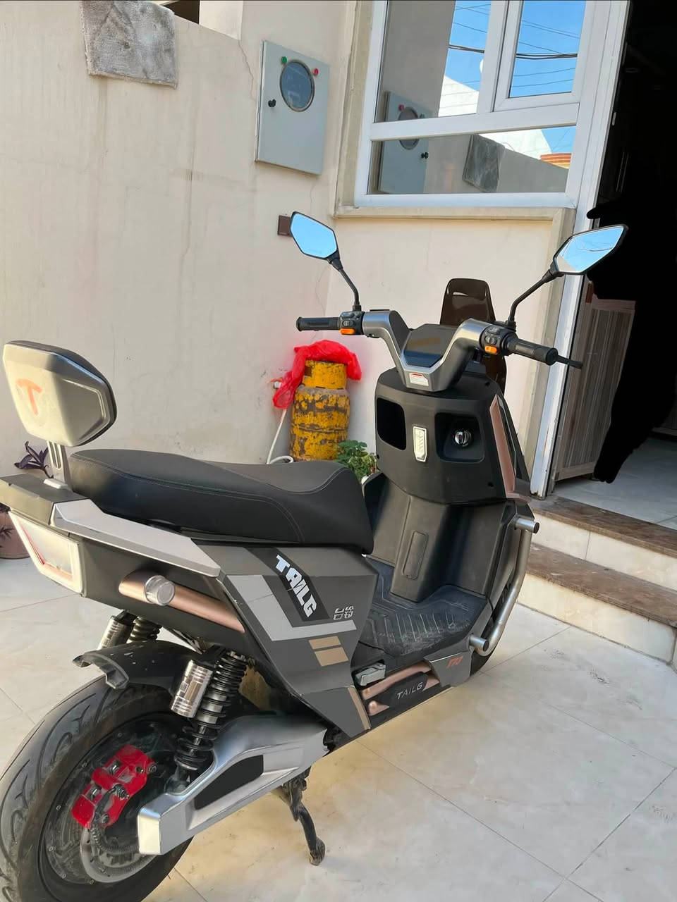 ماطور شحن الريان تسيلا Tailg  
T73 
ثلاثه سرعات ،مثبت سرعه ، نضام بك ، 
6 بطاريات مسطره 
عالي النظافة 
السعر 900 وبي مجال 
مكان الموصل الميثاق 
***********
