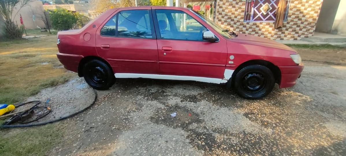 السلام عليكم للبيع بيجوا موديل 2001 حداديه جديده تخم تاير جديد محرك وكير خير من الله رقم كربلاء المكان بابل المسيب  رقمي ***********
