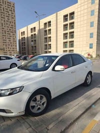 سيراتو 2011 مكفوله وبيه مجال قليل  العسر 102 رقم الهاتف 07838441714