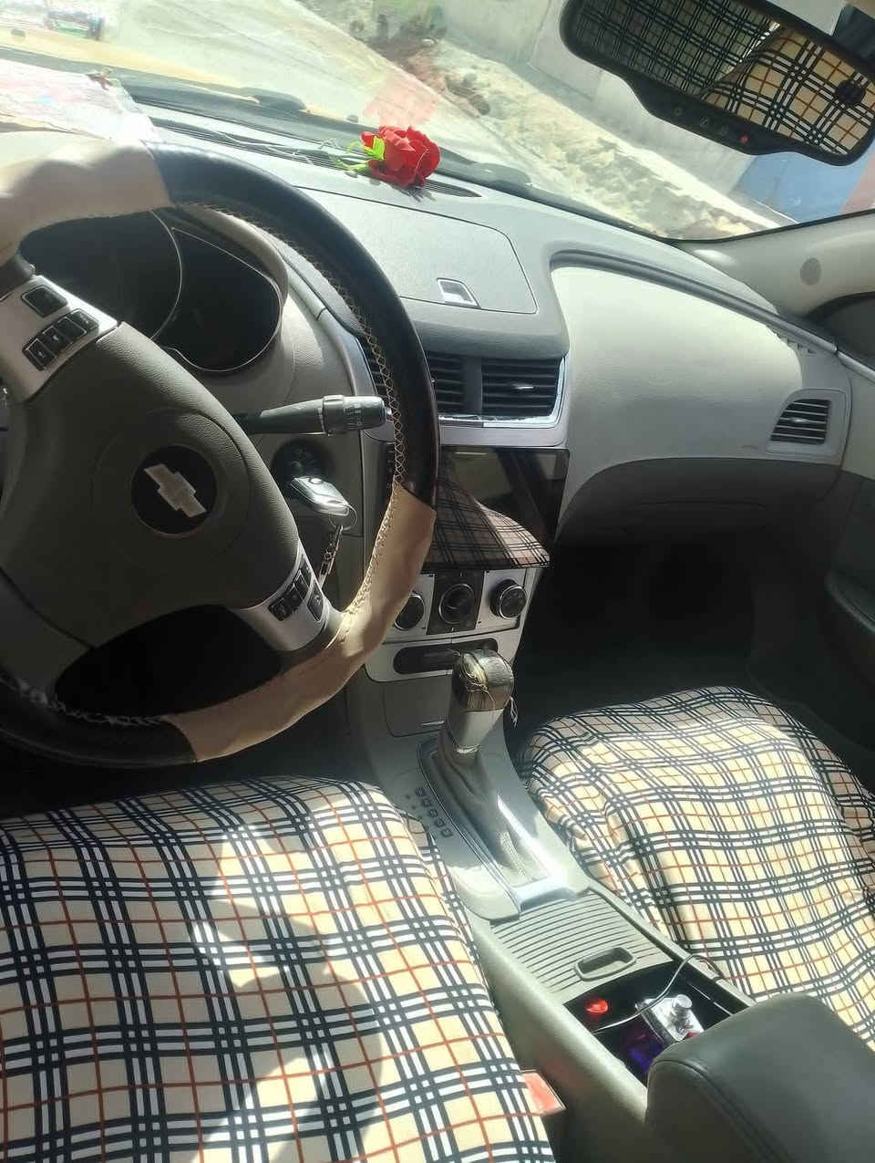 مالييو مديل 2012 مكفوله عام مكينه جديده +تدفئه +تبريد حداديه زينه كهربائيات شغاله من الطول للطول رقم صدامي راعيه ابغداد يحولك شوكت ماتريد مصفره غرامات بس عليها هيئه قليله كامره شاشه مكان السياره سوق الشيوخ السعر 60 وبيها مجال رقم ***********
