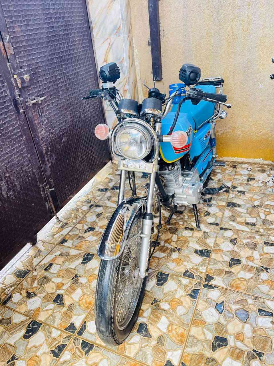 لبيع فقط
نامه برو 23 مثل  مموضح بصوره محرك  ممفتوح نضيفه مال جناي العسر 550 وبيها مجال  ديالى الخالص ***********
