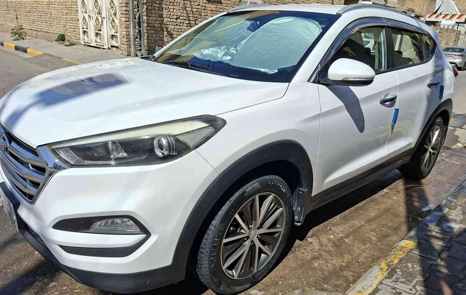 للبيع او مراوس موديل ٢٣ او ٢٤ 
توسان ١٦ رقم بغداد ماشيه ١٤٤.كير ومحرك كفاله. بيها تبديل باب خلف الصدر.ابلادي بدون صبغ سياره جاهزه من كلشي موجودة يالكوت بأسمي السعر ١٦٧ وبيها مجال بسيط 
الشراي يتصل وبالخدمة 
***********
