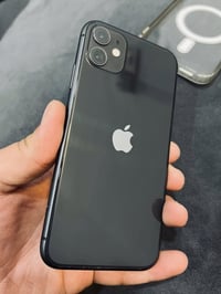 شاشة مكسورة • ذاكرة ١٢٨ • بطارية ٦٨