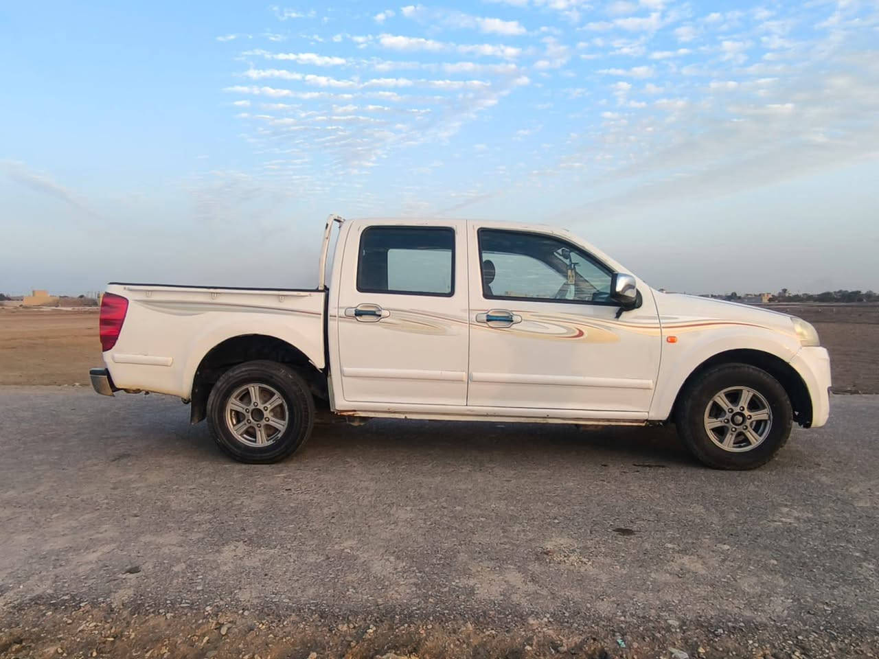 كريت البيع رقم قادسيه سياره مكفولة كفاله عام كير محرك سياره نضيفه كلش موديل 2013 سعر 68 وبيها مجال مكاني بالعمارة ***********/***********
