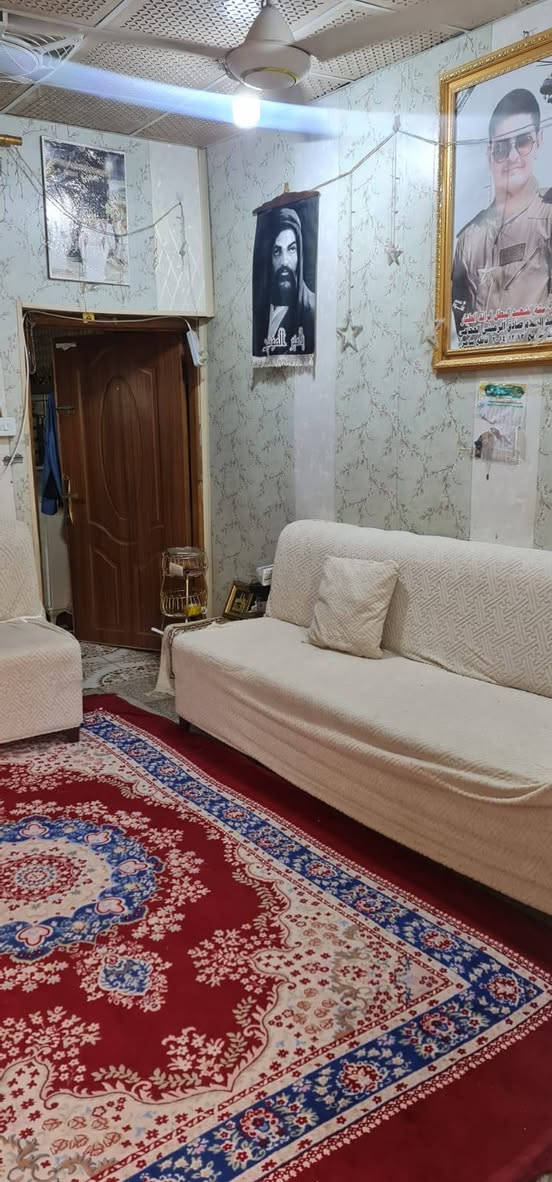 بيت للبيع الرميثه القشله خلف مدرسه شيخ ياسين
٨٨ متر غرفتين هول صحيات وطرمه 

السعر ٤٥

***********
