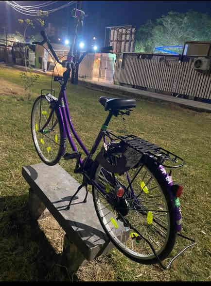 إسلام عليكم لايشكل للبيع مديل ٢١ لون بنفسجي شذر
مكاني نجف الرقم *********** بي واتساب السعر ١٨٥ وبي مجال ملاحضه الماسكه مال شمسيه وحده جاي يبيعوه ٢٥  ماكو خاص طب واتساب كبل
