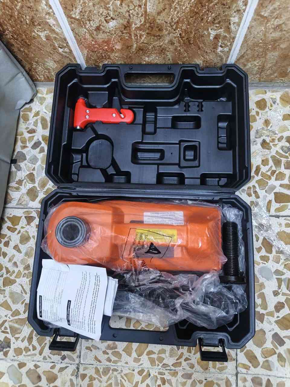 سلام عليكم من رخصه الادمن عندي هاذه الجك يشتغل على جداحه السياره ويشتغل على الباتري مباشر جميع أنواع السيارات قطعه اتخبل ***********واتس فقط سعر ٨٠الف مع هديه أرضيات سياره جلد جوكر
