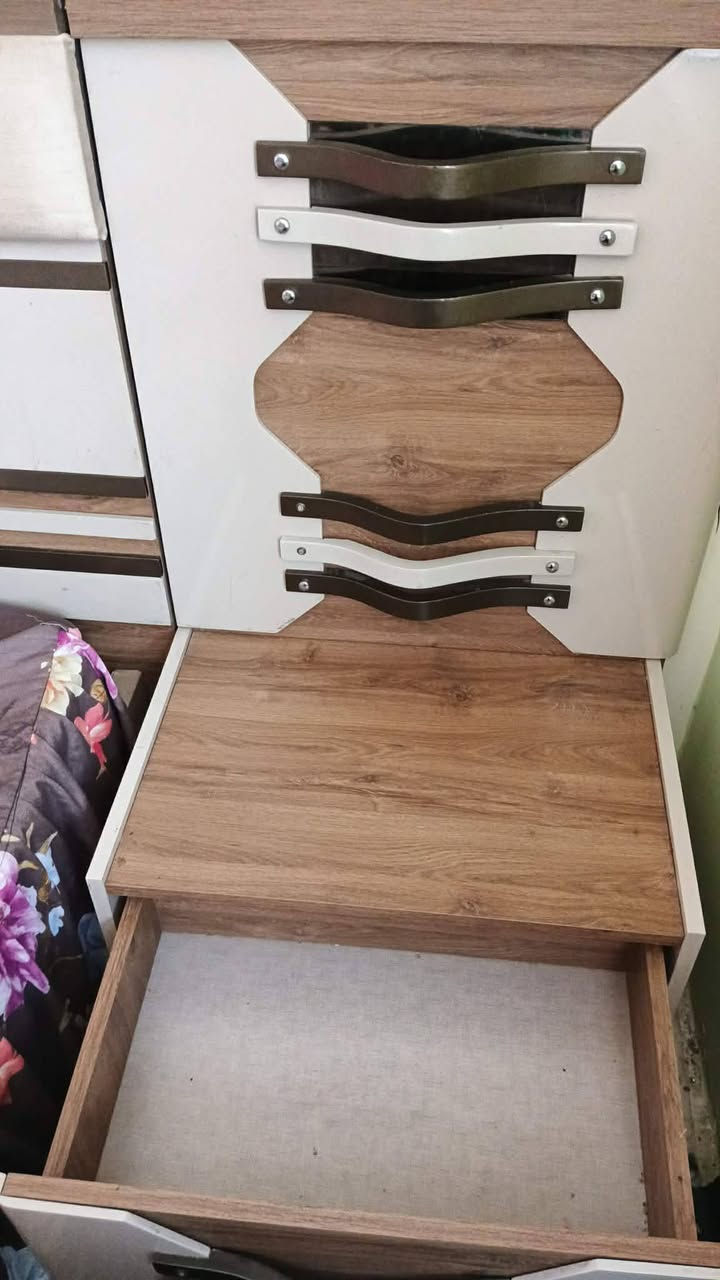 غرفه كامله الكنتور مابي بيبان قويه جداا
السعر 450بيه مجال
الديوانية السنيه


**إذا كنت صاحب هذا الإعلان وتريد حذفه لأي سبب، رجاءا أرسل رسالة إلى الدعم الفني**