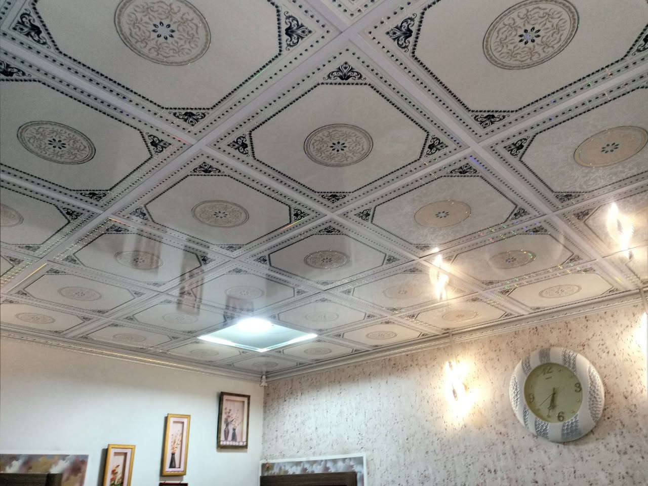 اسطه سقوف
المتر العدل 1500 
المتر الطابقين 2500 

***********
مراسله واتساب

كركوك فقط
