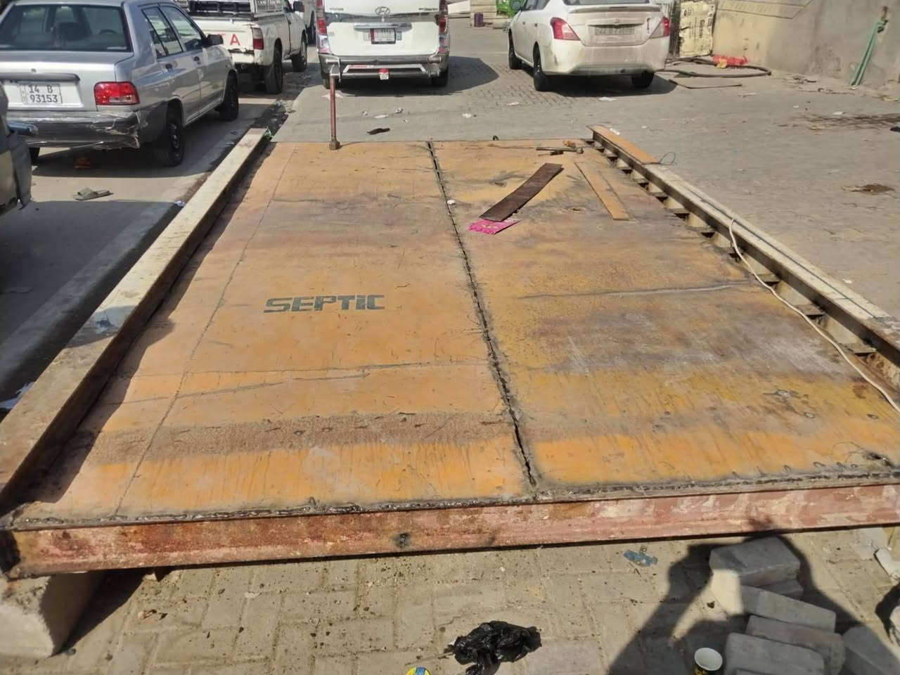 سلام عليكم كبان للبيع اربعه متر كامل وياه حساسات لحساس ٣٠ طن  وكرفان 2في 2 العنوان البصره هاذه رقم صاحب الكبان ***********
