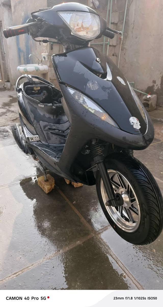 سلام عليكم دراجه ماكس للبيع مكان كوت  البيضاء نكره سلف دراجه كله مختمه كرهبايات كل شغاله مفتوحه  سعر 500وبيه مجال رقم *********** والمو شرعي لا ينتصل ولا يضل يمسلت تره يجي رد مزين
