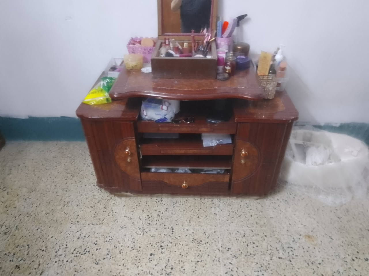 اغراض للبيع ***********

