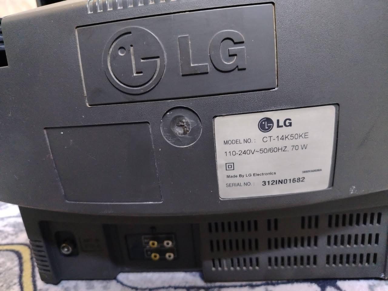 السلام عليكم
تلفزيون LG
حجم 14
للبيع شغال بلكامل
مع الريمونت 
السعر 25 الف شامل التوصيل
عنوان
بغداد الحبيبية
***********

