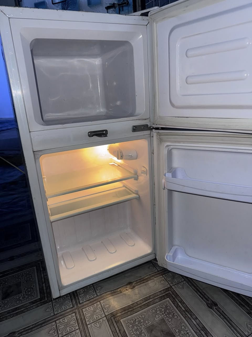 ثلاجه ماركه GOLDEN STAR صغيره للبيع نظيفه و جديده ما يبها اي خلل السعر 60 قفل بدون مفاصله و احراج بغداد حي العامل


**إذا كنت صاحب هذا الإعلان وتريد حذفه لأي سبب، رجاءا أرسل رسالة إلى الدعم الفني**