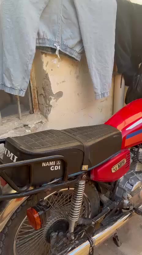 دراجه للبيع 2018 شاصيها  اصولي مداور نفس اليوم وتعميرتها 25 مكينه جديده انتنس والدراجه انضف من الصور عوزها بس كعكه ماطور جديد وخير من الله  سعر 750 وبيها مجال حك الجيه مكان نجف حي الوفاة رقم ***********
