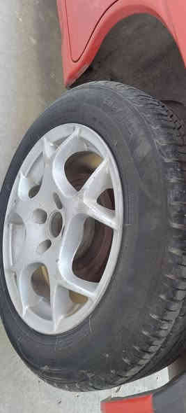 ويل للبيع حجم ١٥ رياضي كامل معه تاير ١٥٠ بيه مجال ***********
