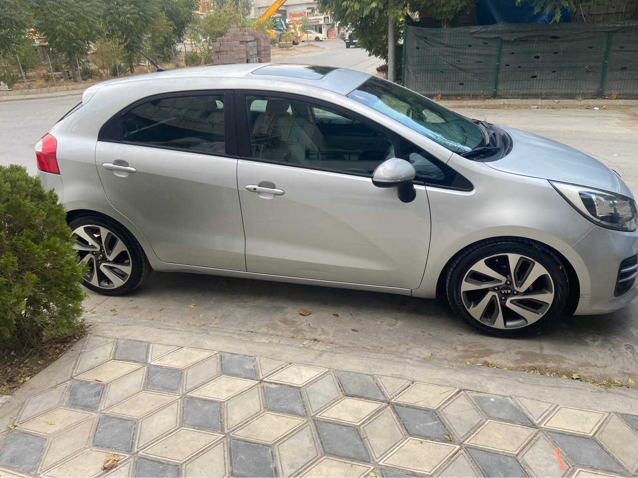 ‎كيا ريو 2015 فول 
1 چاملغ لةگةل توزي لةبونيد بوياخة
9500$
***********‎ Singapore
