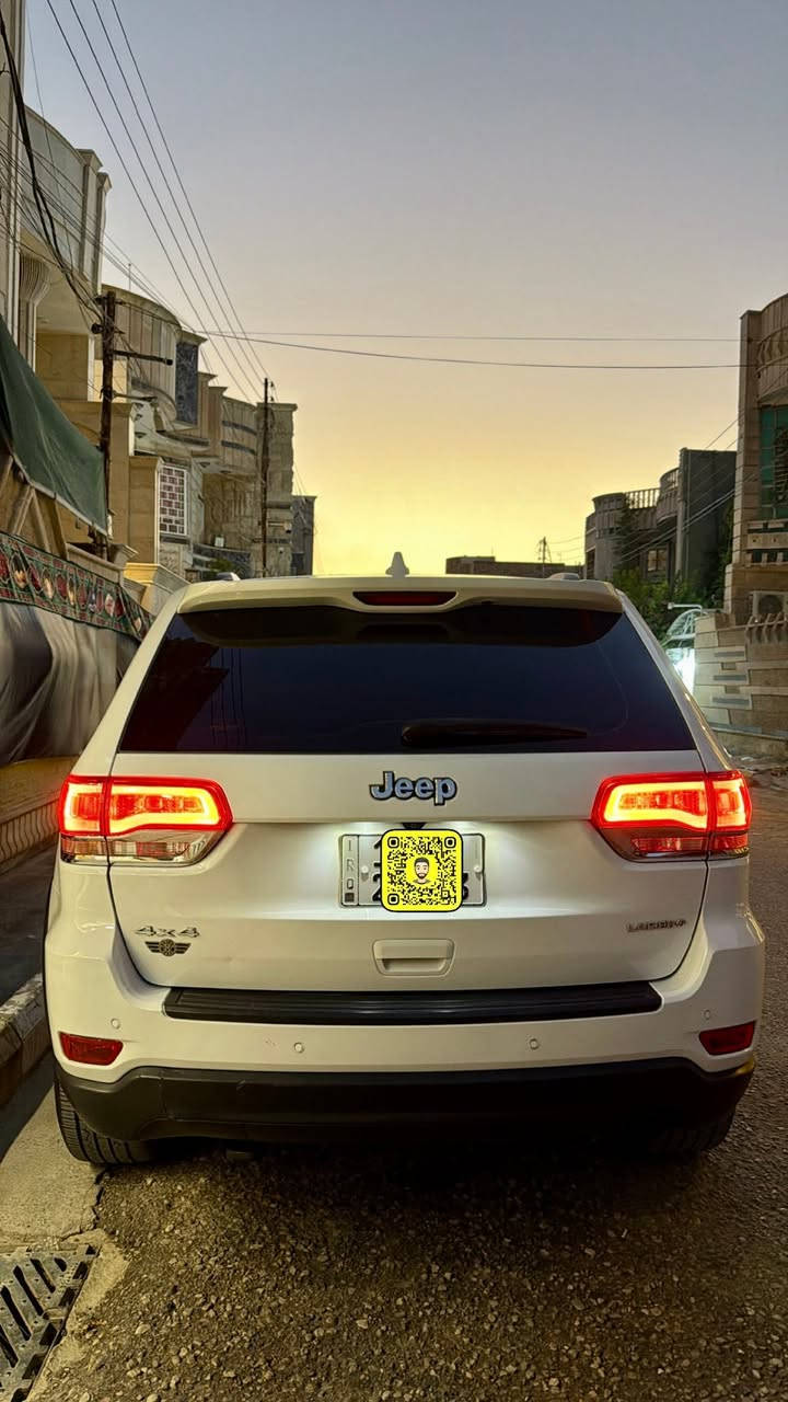 سلام عليكم جيب لاريدو موديل 2019 خليجي ترهم مراوس وبيع السيارة جديدة جداً
موديل 2019 
فئة لاريدو 
ماشية 41 الف حقيقي 
بسمي بغداد تحويل ثاني يوم 
فتحة سقف 
كشنات كهرباء 
رادارات 
حساسات خلفي امامي 
تحذير ب المري 
أناره داخلية 
وبيه بعد هواي مواصفات 
السيارة بيه ملاحظات بسيطة صبغ ربع الباب سايق وجاملغ الخلفي صبغ شبر وبارد باب الخلفي ابد ممبين
باقي السيارة كفالة كير مكينه كلهن كفالة السيارة جديدة 
سعر السيارة 245 وبيه مجال بسيط 
مكان سيارة ناصرية ***********
